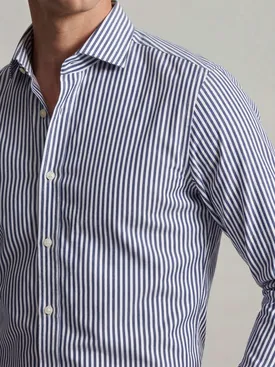 Gemakkelijk te strijken overhemd van marineblauwe twill met strepen